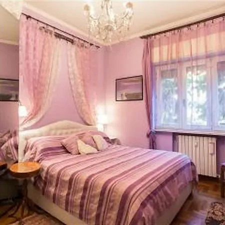 Apartment Romantic & Artistic