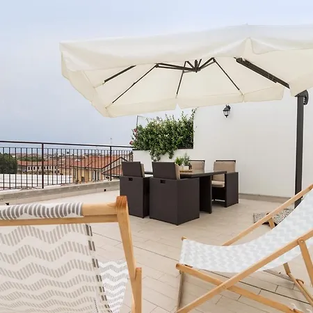 Navigli-Bocconi Roof Terrace Apartment