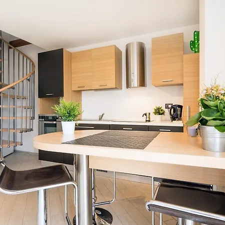 Navigli-Bocconi Roof Terrace Apartment Lägenhet *