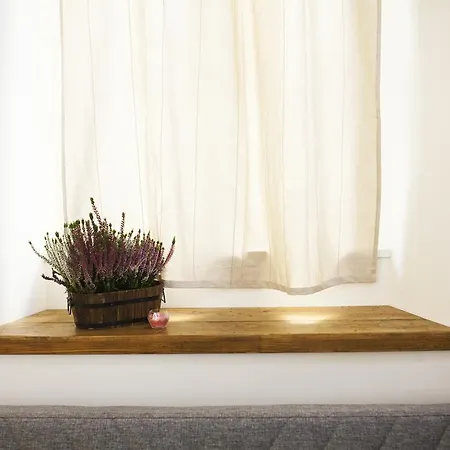 Alessia's Flat - Mac Mahon *