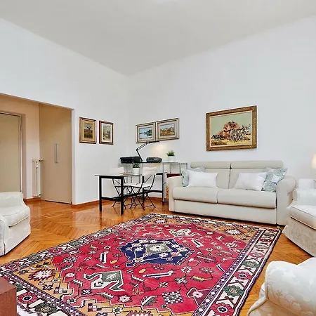 Joivy Fabulous 1-bedroom Flat With Terrace Next To Park شقة