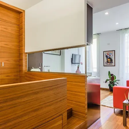 Apartment Casa Rebecca In Brera Milan