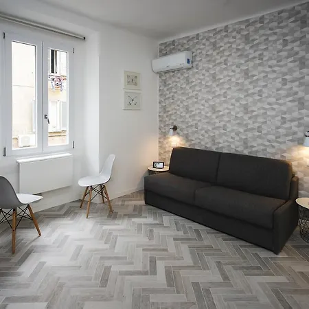 Bligny 42 - Bocconi Apartmán