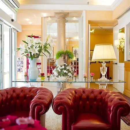 Mercure Centro 4* Milánó