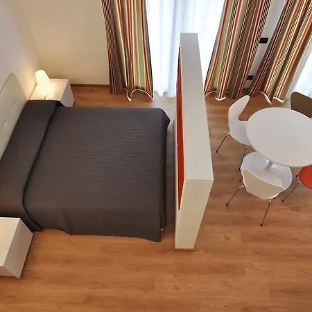 Bb Citta Studi Hotel apartamentowy 4*