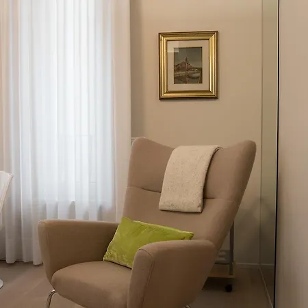 Porta Venezia Centro Szálloda *