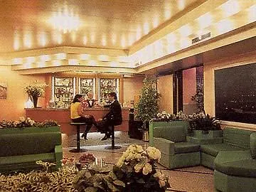Washington 4*