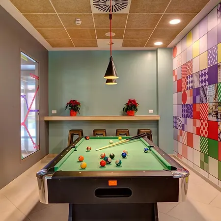 Meininger Garibaldi Hostel Milan