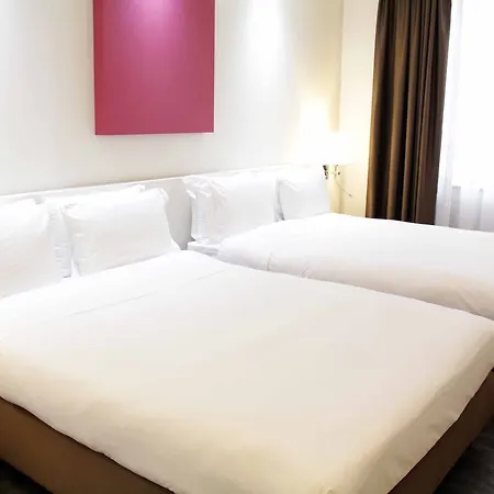 Ih Lorenteggio Hotel