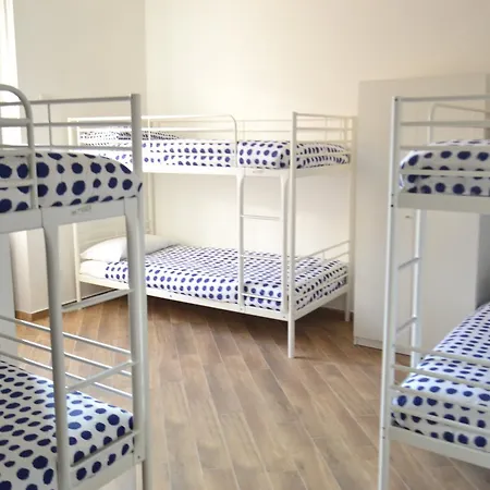 Gloria Hostel *