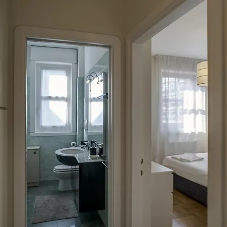 Friendly Close To Central Station Apartment *