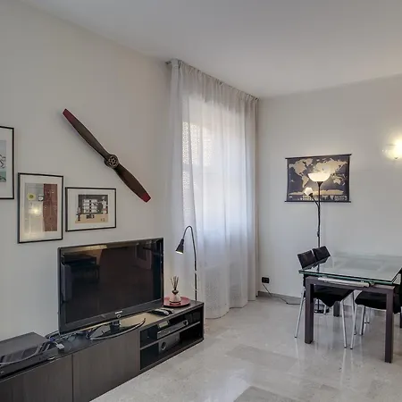 Friendly Close To Central Station Apartment