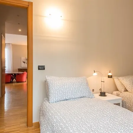 Sparkling 4 Bedroom Apartment In Milan * Milán