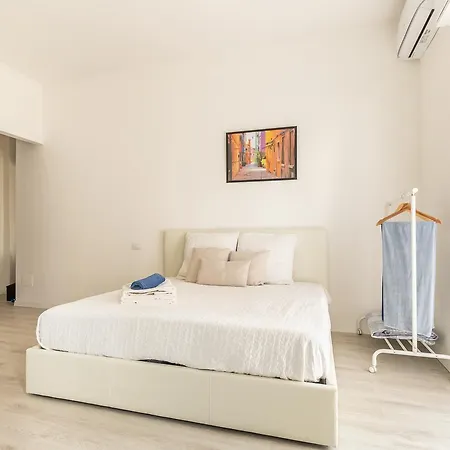 Alessia's Flat- M3 Corvetto Milano