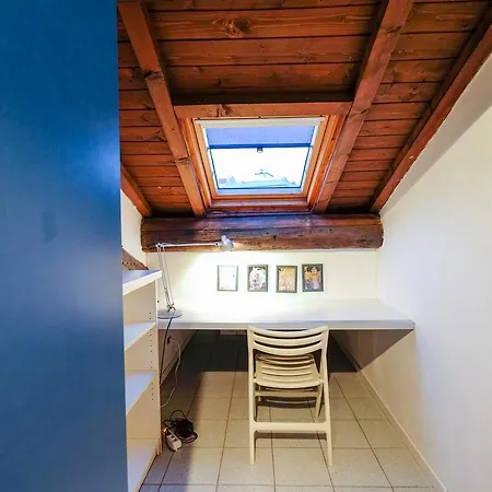 Apartamento Lovely Attic In Milán