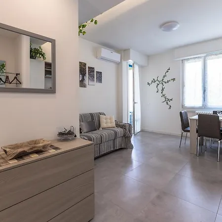 Guesthost - Business Balcony Flat Milánó