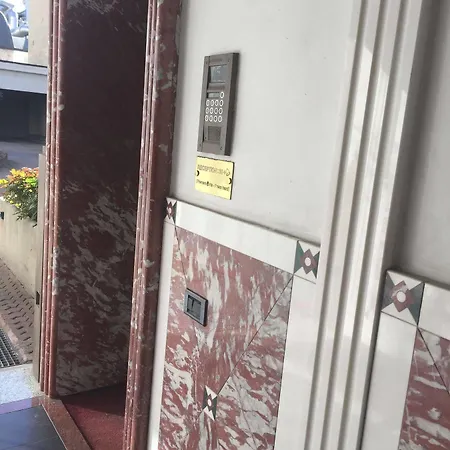 アパートホテル Donatello ミラノ