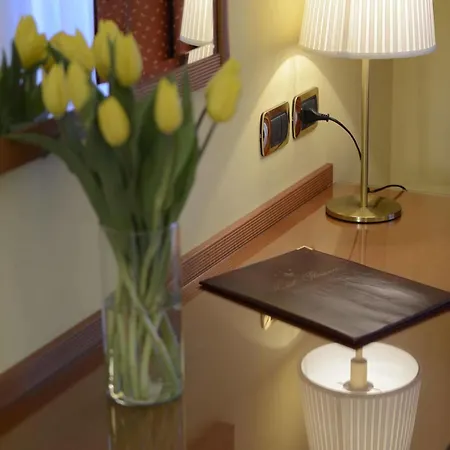 Florence فندق ميلان