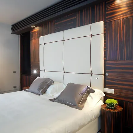 辛那浪灰色酒店 5*