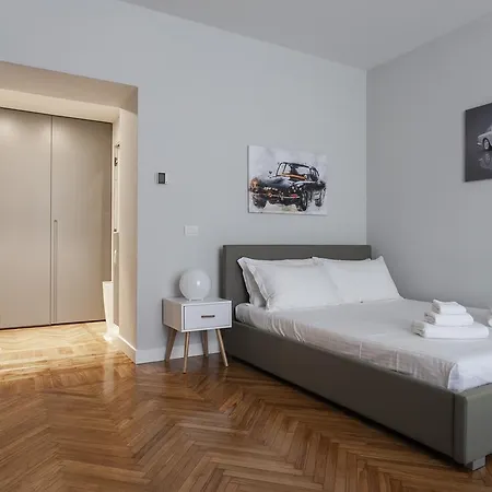 Apartment Italianway Volta 10 *