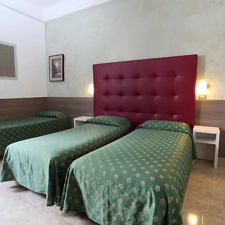 Piola Hotel 2*