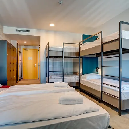 Meininger Lambrate Albergue *