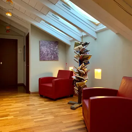 Porta Ronca - B&b, & Apts 住宿加早餐酒店 罗镇