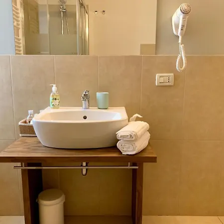 住宿加早餐酒店 Porta Ronca - B&b, & Apts 罗镇