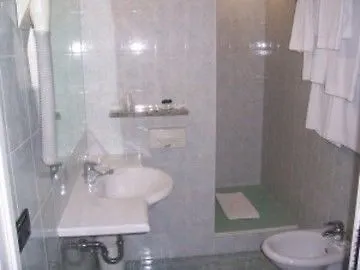 Ginosi Arizona 米兰