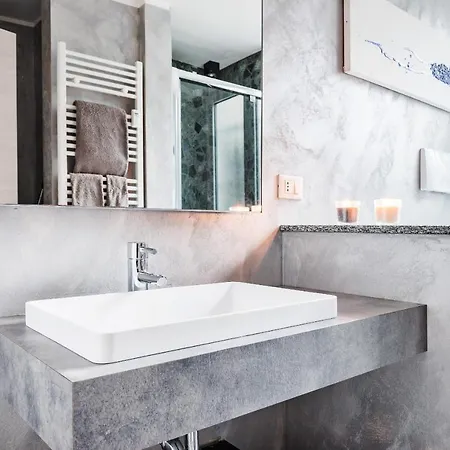 Two Levels Charming Loft Apartment