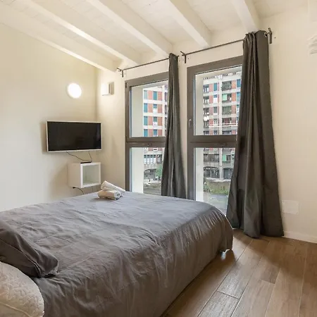 Alessia's Building- Affori Fn Apartman *