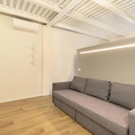 Alessia's Building- Affori Fn Apartman *