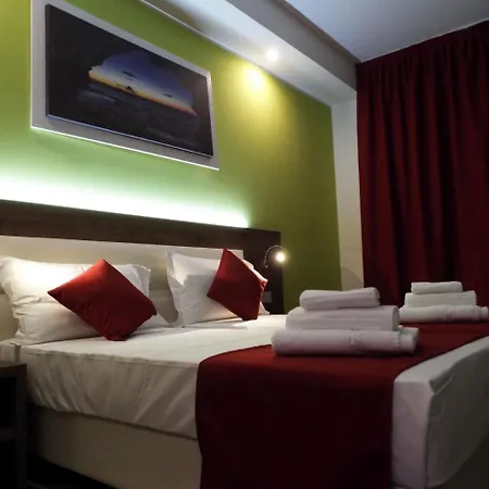 Stradivari Hotell 3*