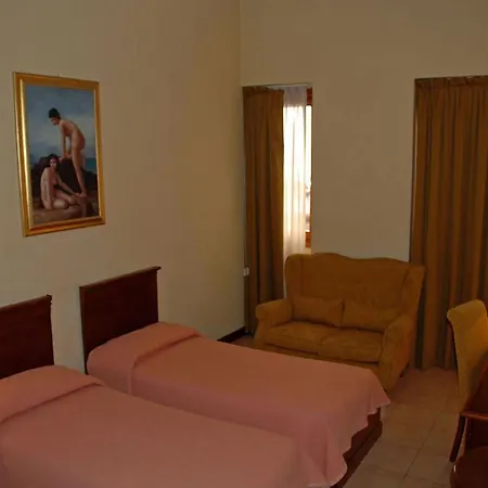 Certosa 3* Milánó