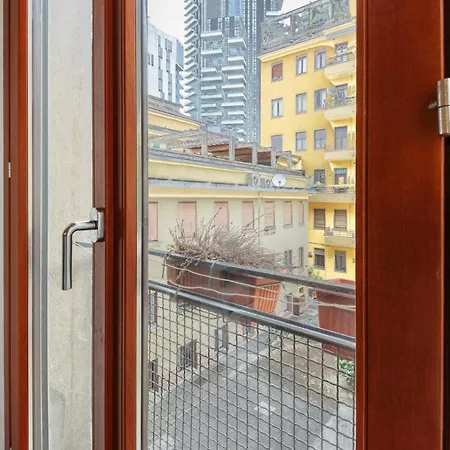 Bright And Cozy In Isola District - Marco Polo *