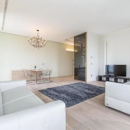 Stylish Elegant In Torre Solaria With Exclusive Milan's View *