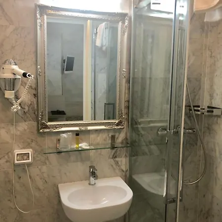 Bolzano Hotell 3*