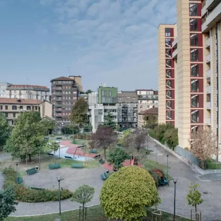 Modern In Maciachini Area Milan