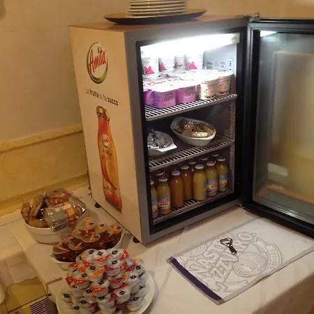 Vienna Hotel 3*