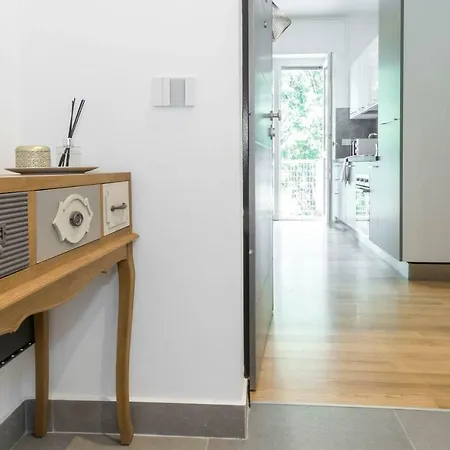 Joivy Bright For 4 Next To Life Apartment *