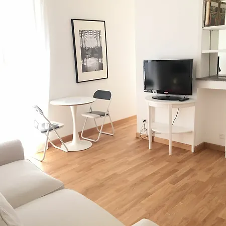Apartment Brera - Fiori Chiari Charme Milan