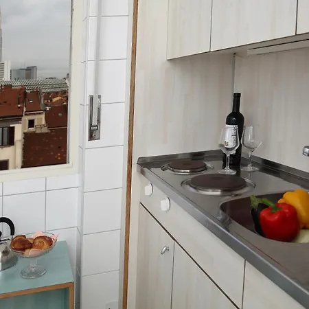 Giusti 6 Aparthotel Milan