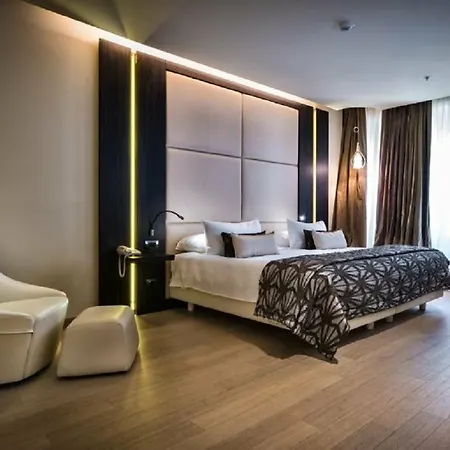 The Square Duomo - Preferred & Hotel 4*