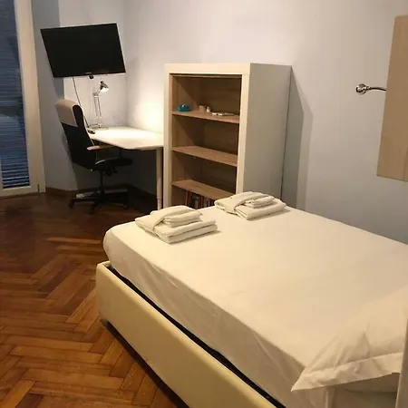 Bilocale Luminoso Vicinissimo Ai Navigli E Bocconi Apartamento