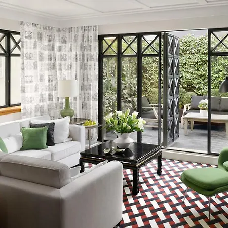 Four Seasons Hotel