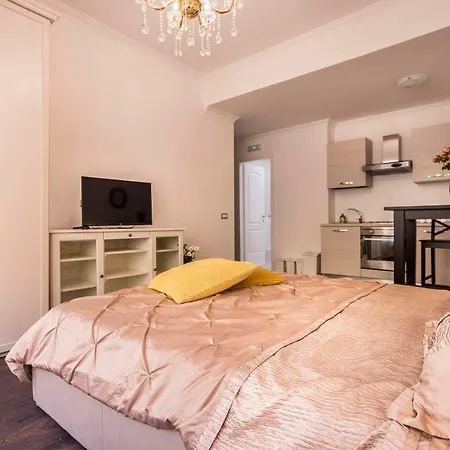 Seven بيت ضيافة ميلان