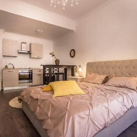 Seven بيت ضيافة *