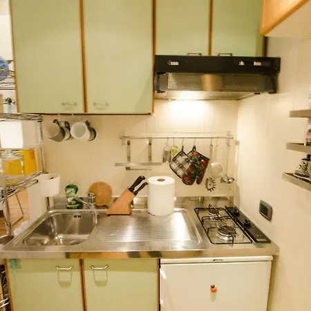 Cozy Central Studio - Porta Romana Apartment *