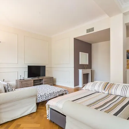 Hemeras Boutique Homes - Large Design Near Duomo Cathedral *