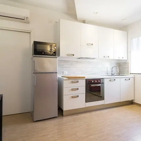 Primopiano - Melzo A Appartement *